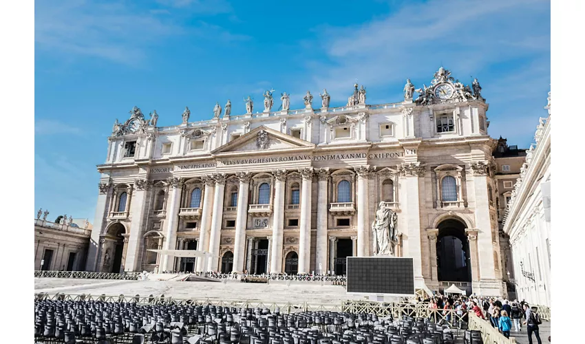 Vatican Museums & St. Peter's Basilica: Fast Track Ticket + Guided Tour