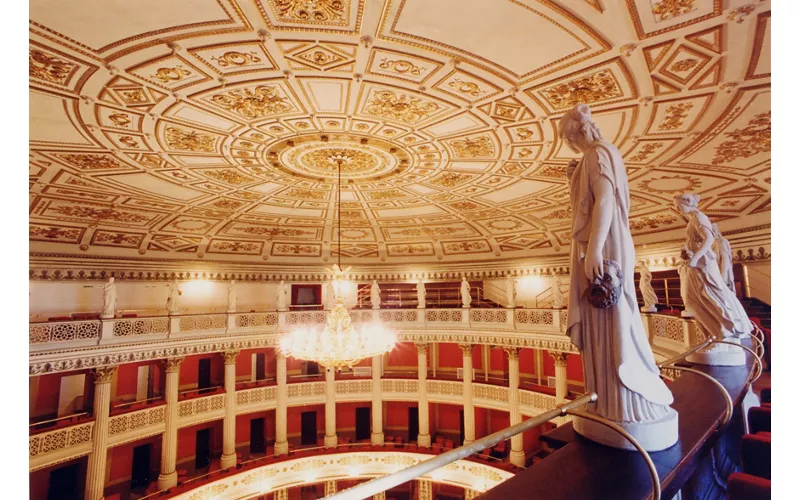 Dove la musica e la scena aprono il racconto