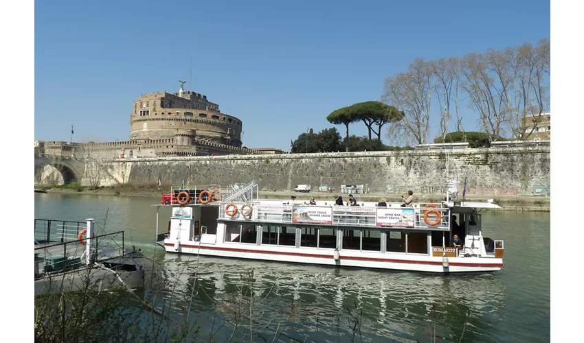 Castel Sant'Angelo: Biglietto d'ingresso + Tour in barca Hop-on Hop-off