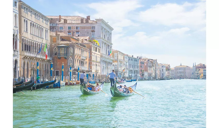 Venice: Shared Gondola Ride
