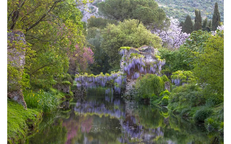 Il Giardino di Ninfa: natura nel Lazio - Italia.it