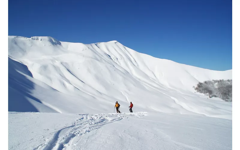 Corno alle Scale: Four ski lifts, snowshoe treks at night and mountain walks