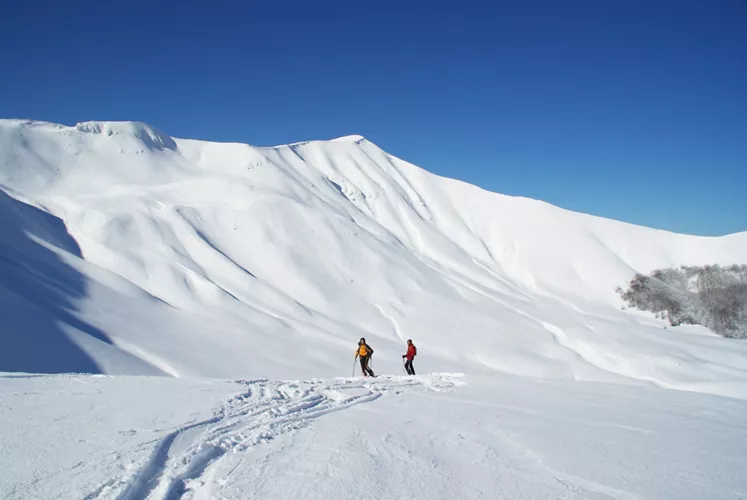 Corno alle Scale: Four ski lifts, snowshoe treks at night and mountain walks