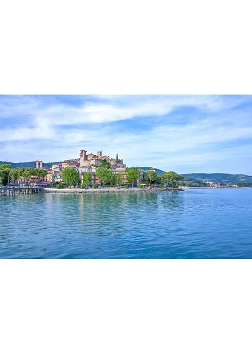 Lake Trasimeno and its villages