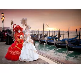 Masks, flavours and colours light up Carnival all over Italy