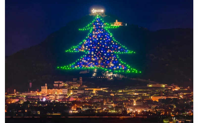  Navidad en Gubbio: el árbol de Navidad más grande del mundo