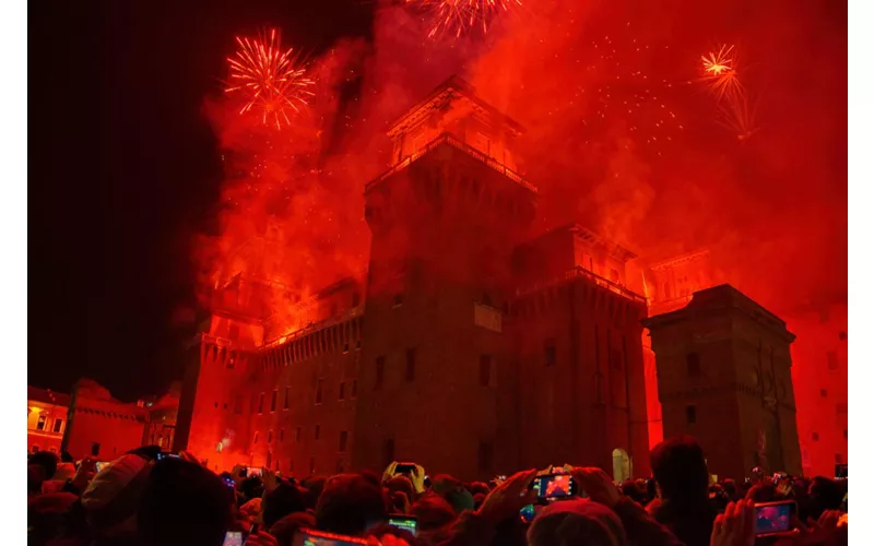 Feuerwerk im Castello Estense – Silvester in Ferrara