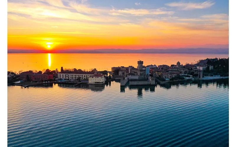 Il tramonto a Sirmione, sul lago di Garda