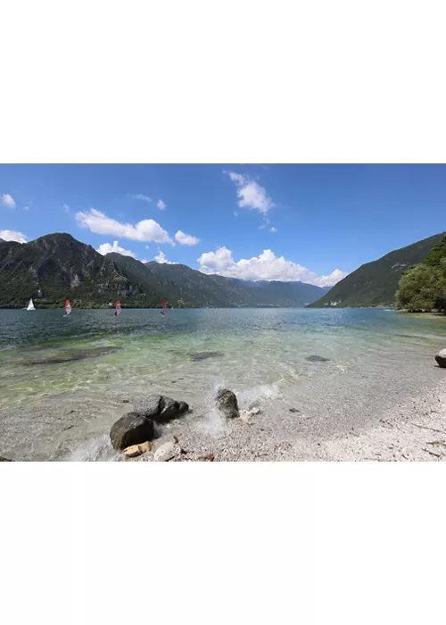 Lago de Idro, playa de Vesta