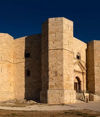 Castel del Monte: the fortress of mysteries in Andria