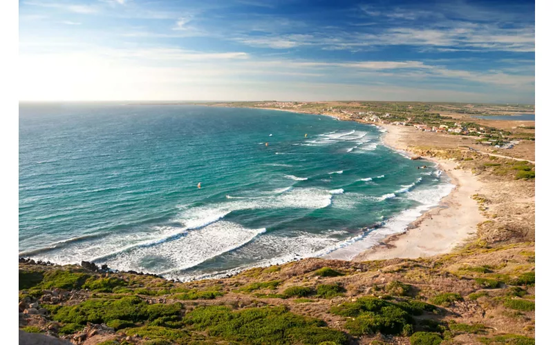 Is Arenas - Gioiello dei percorsi di golf della penisola, tra il verde di pineta e il blu mare di Sardegna.