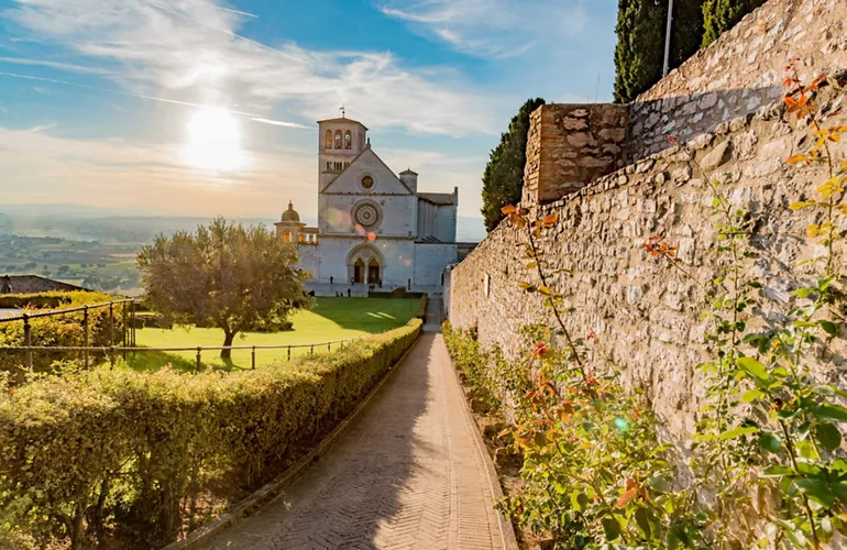 From Assisi to Gubbio, on the Way of Francis