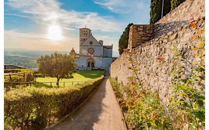 De Asís a Gubbio, por el camino de Francisco