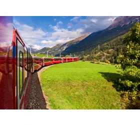 El Ferrocarril Rético, la obra maestra de ingeniería que atraviesa un tramo de los Alpes