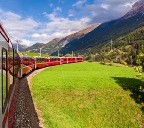 Ferrovia Retica, il capolavoro ingegneristico che attraversa un tratto di Alpi
