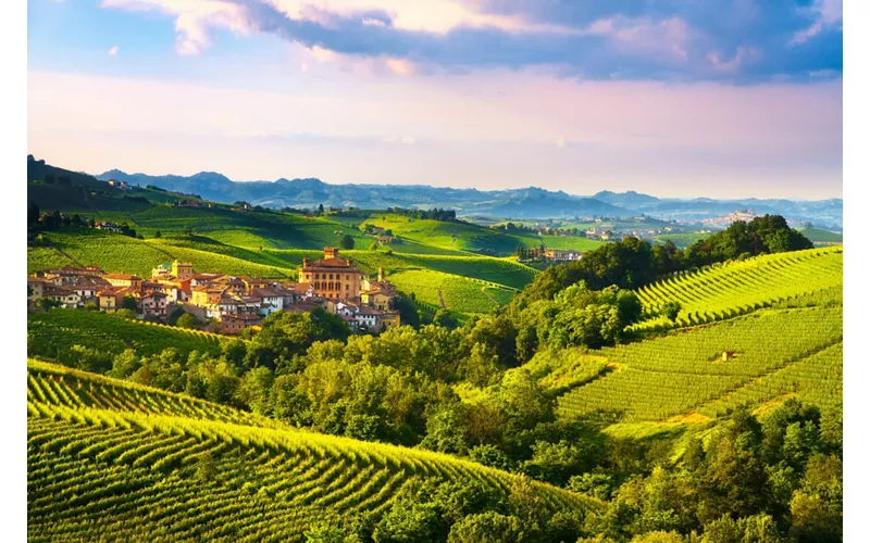 Was sind die Langhe, Roero und Monferrato und wo findet man sie?