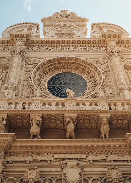 Lecce: the beautiful sun-kissed city among the white stones