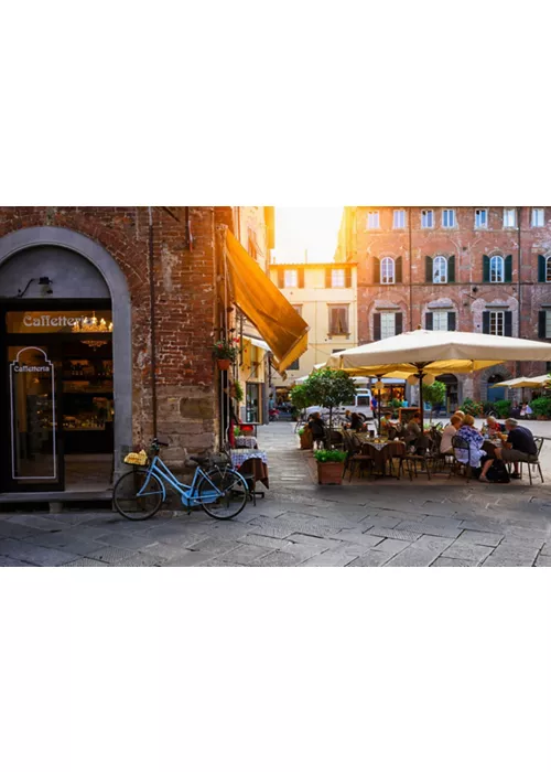 Lucca, una joya toscana encerrada entre imponentes muros 