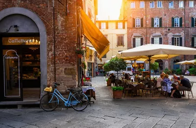 Lucca, una joya toscana encerrada entre imponentes muros 