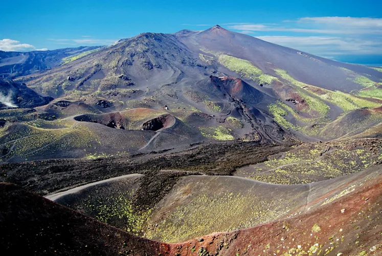 Monte Etna: el Parque y el Valle del Bove - Italia.it