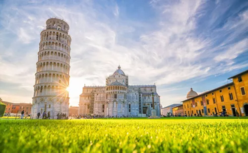 Pisa, the charm of the ancient Maritime Republic with the leaning tower