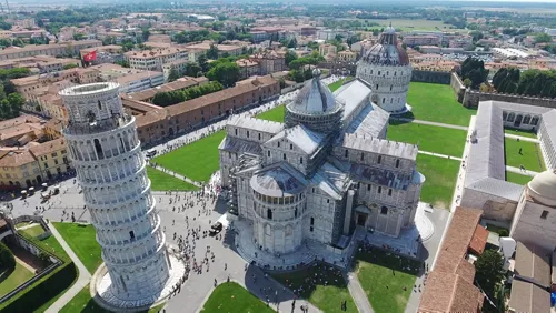 Pisa y la plaza dei Miracoli, joyas de extraordinaria belleza