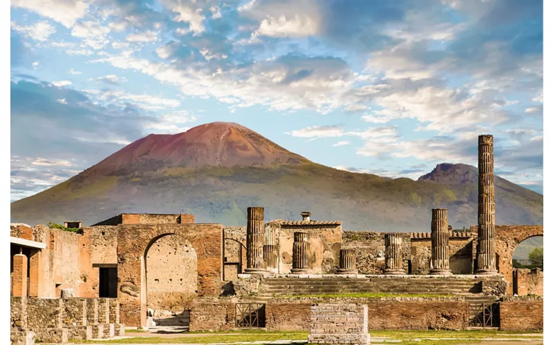 Why the archaeological site of Pompeii, Herculaneum and Torre Annunziata became a UNESCO World Heritage Site 