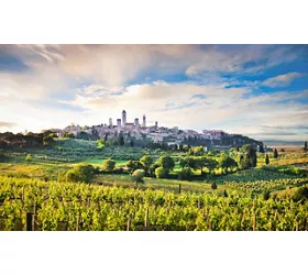 San Gimignano, a journey through the charm of the Middle Ages and the magic of Nature