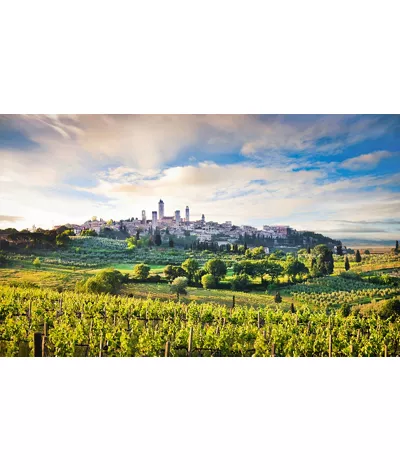 San Gimignano, a journey through the charm of the Middle Ages and the magic of Nature