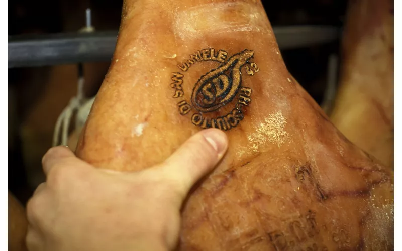 Marchio su un prosciutto San Daniele