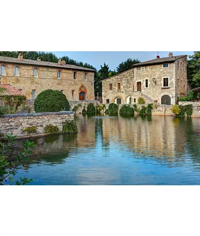 In the Val d'Orcia, in Bagno Vignoni, a land of water and wine