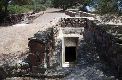 Phoenicians and Punics conquering Sardinia: a fascinating archaeological tour