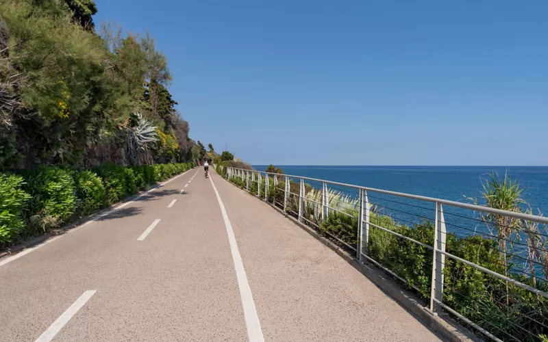 The Cycle Path of the flowers in Liguria