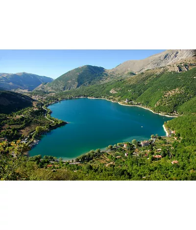 Lago di Scanno, a real treasure for amateurs and sportspeople