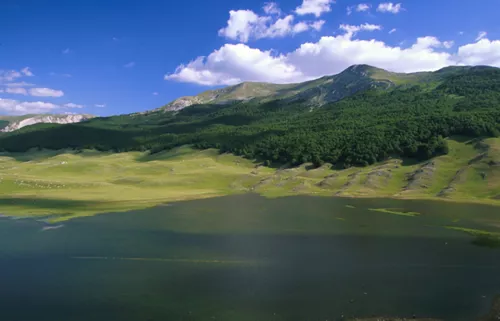 The Campotosto Lake Nature Reserve, for trekking and water sports