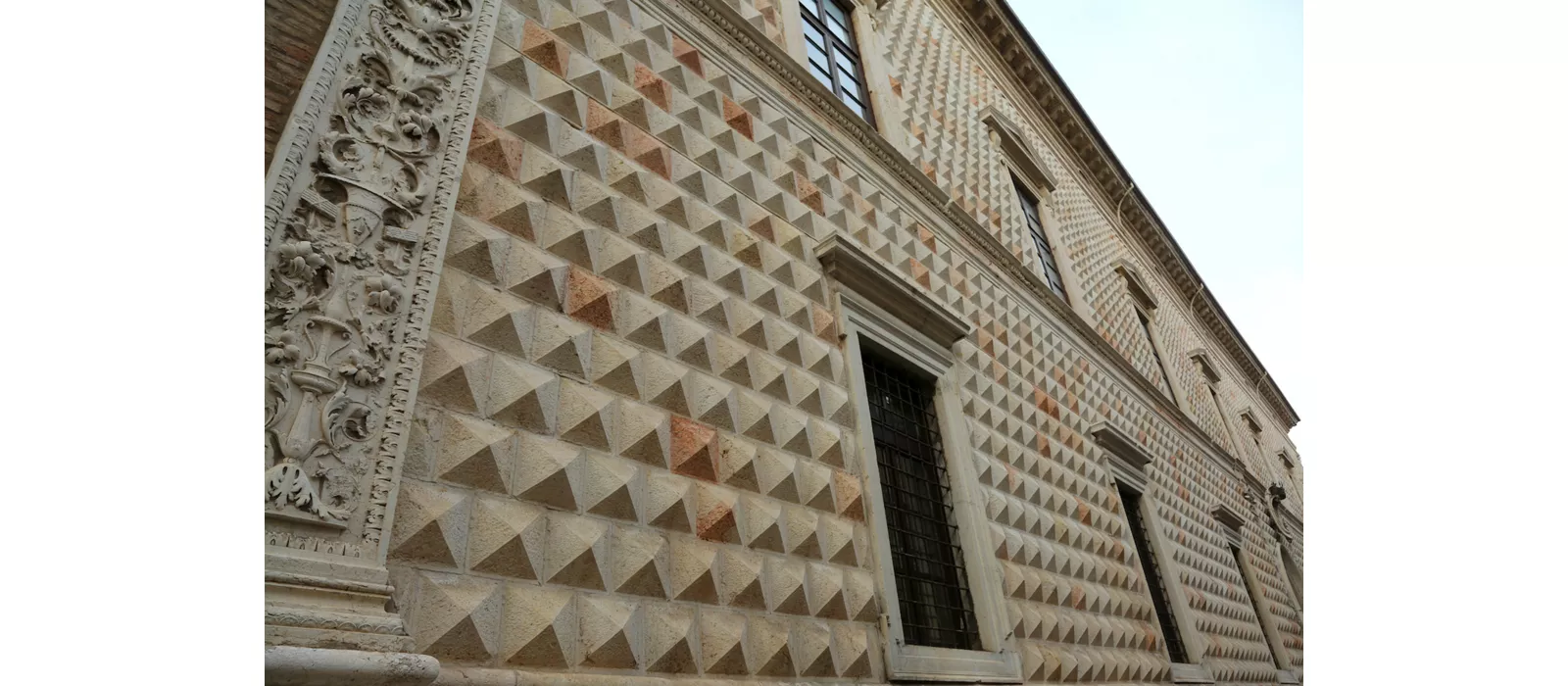 Palazzo dei Diamanti