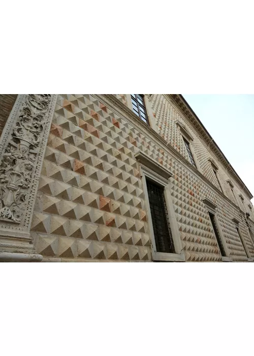 Palazzo dei Diamanti