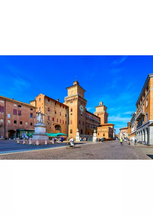 Travelling to Ferrara: precious time walking through history