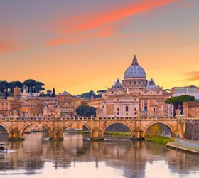 Veduta del Tevere e della Cupola di San Pietro, Roma, Lazio