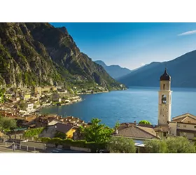 The charm of Spring on the Great Lakes of Northern Italy