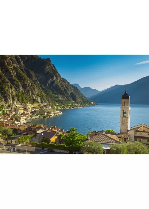 The charm of Spring on the Great Lakes of Northern Italy