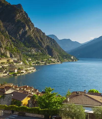 The charm of Spring on the Great Lakes of Northern Italy