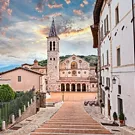 Entre santos y bandoleros: 5 sugerentes rutas de senderismo en el centro-sur de Italia