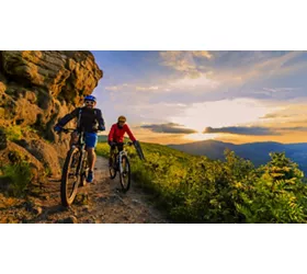 Die Marken auf zwei Rädern: vom Hinterland bis zum Meer
