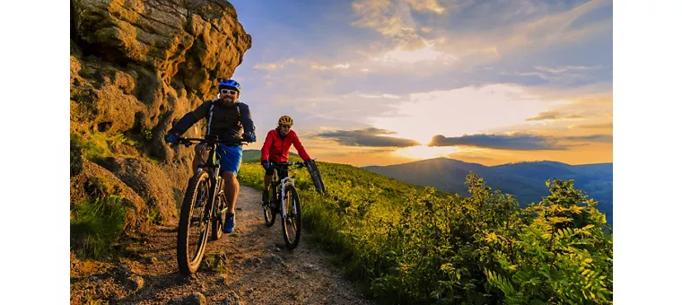 Die Marken auf zwei Rädern: vom Hinterland bis zum Meer