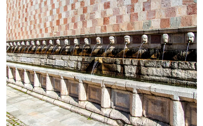 Von L'Aquila zur Hochebene von Campo Felice