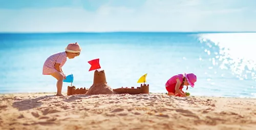 At the seaside with kids: 15 beaches for families in Italy