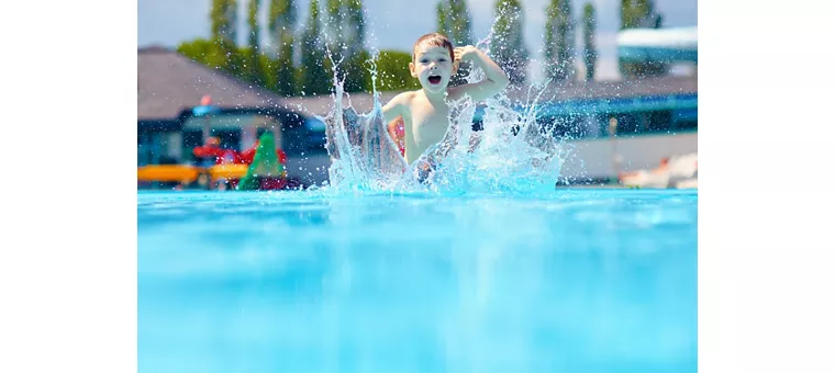 Entre adrenalina y relax, vacaciones en familia en los parques acuáticos