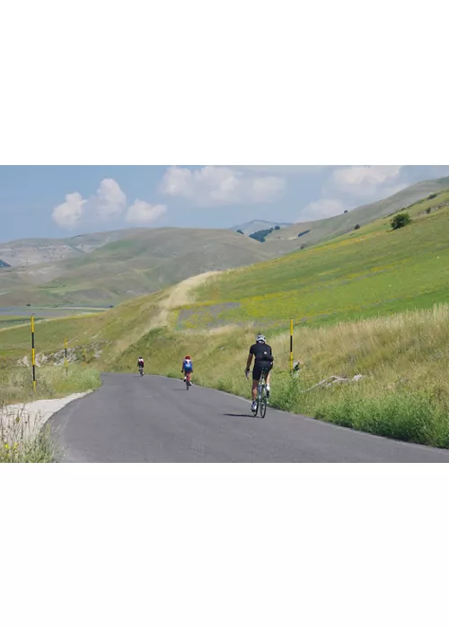 Umbria's artistic and landscape treasures by bike