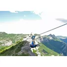 Zipline, ein adrenalingeladener Flug durch die Natur